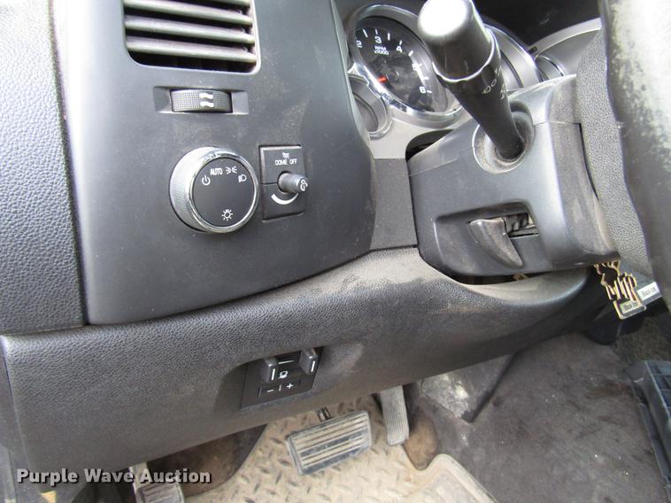 image for item DB6946 2011 Chevrolet Silverado 2500 Ext. Cab pickup truck