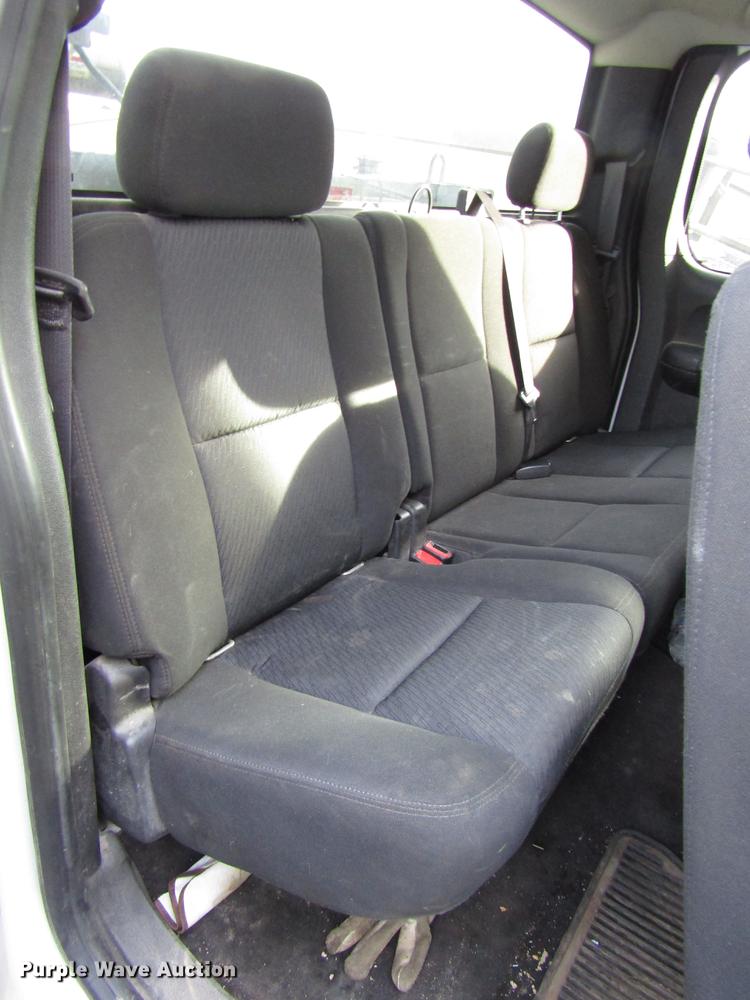 image for item DB6946 2011 Chevrolet Silverado 2500 Ext. Cab pickup truck