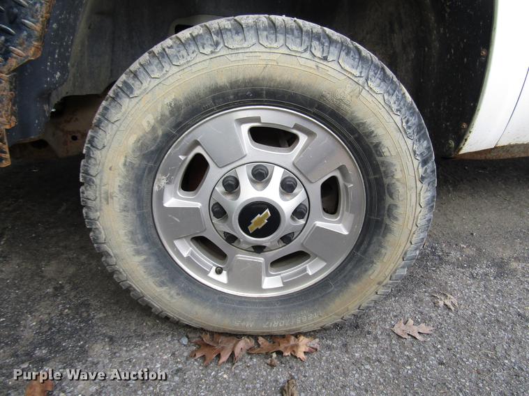 image for item DB6946 2011 Chevrolet Silverado 2500 Ext. Cab pickup truck