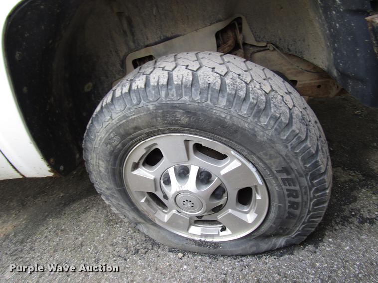 image for item DB6946 2011 Chevrolet Silverado 2500 Ext. Cab pickup truck