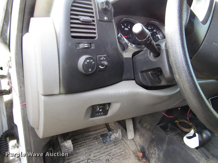 image for item DB6948 2012 Chevrolet Silverado 2500 Crew Cab pickup truck