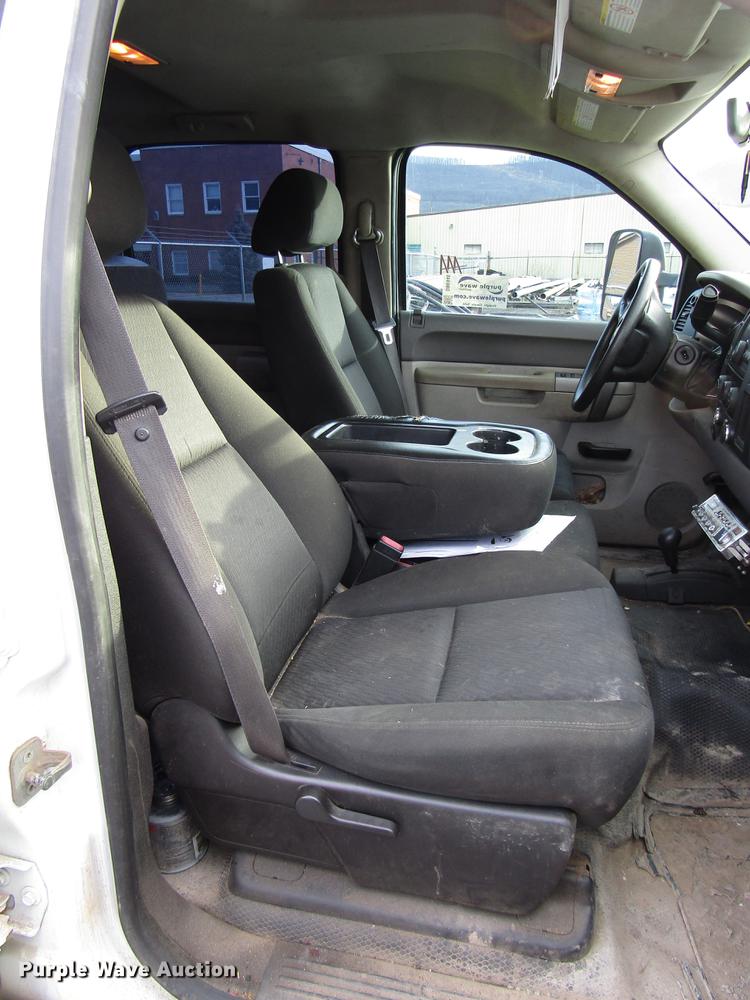 image for item DB6948 2012 Chevrolet Silverado 2500 Crew Cab pickup truck