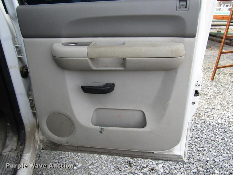 image for item DB6948 2012 Chevrolet Silverado 2500 Crew Cab pickup truck