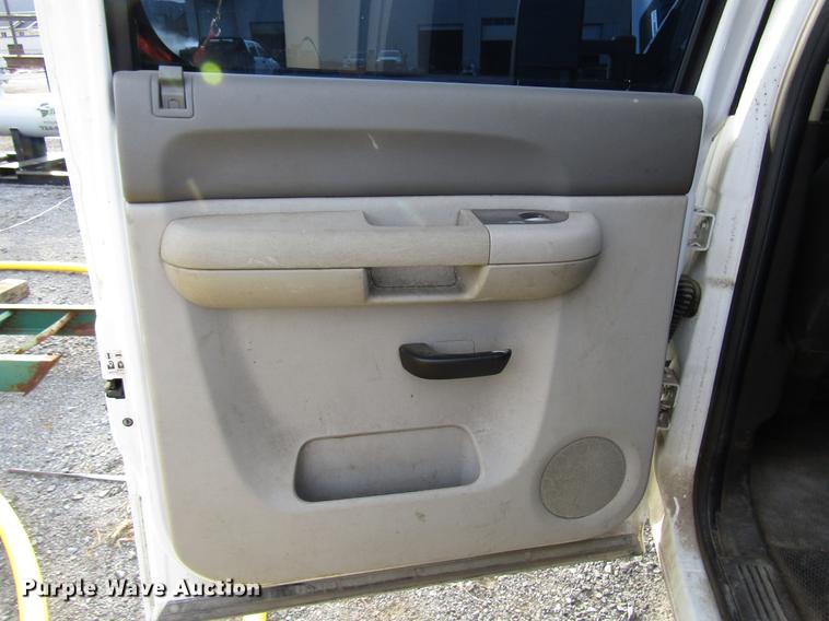 image for item DB6948 2012 Chevrolet Silverado 2500 Crew Cab pickup truck