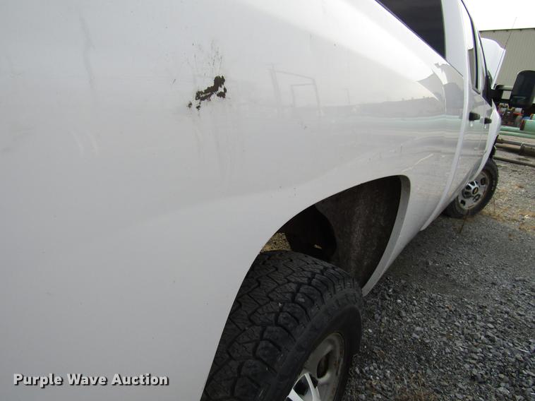 image for item DB6948 2012 Chevrolet Silverado 2500 Crew Cab pickup truck
