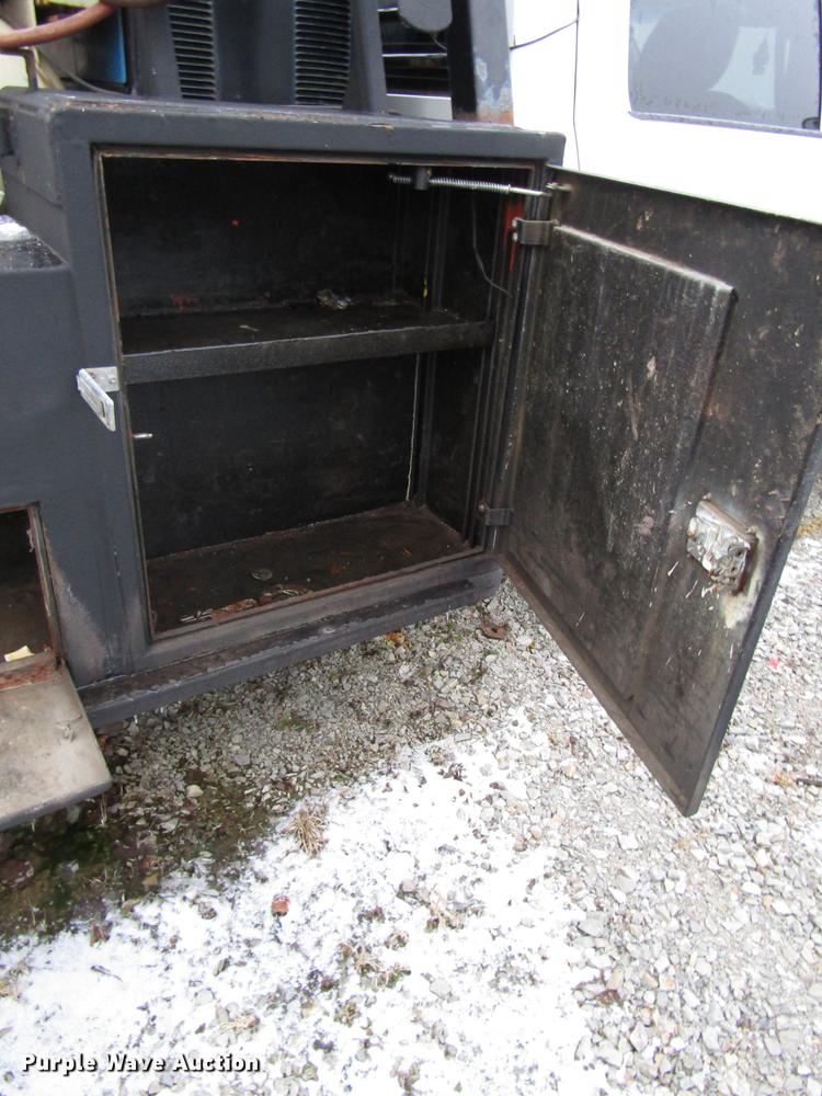 image for item DB6953 2011 Dodge Ram 5500 Crew Cab flatbed truck