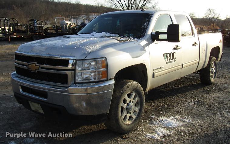 image for item DB6955 2011 Chevrolet Silverado 2500HD Crew Cab pickup truck