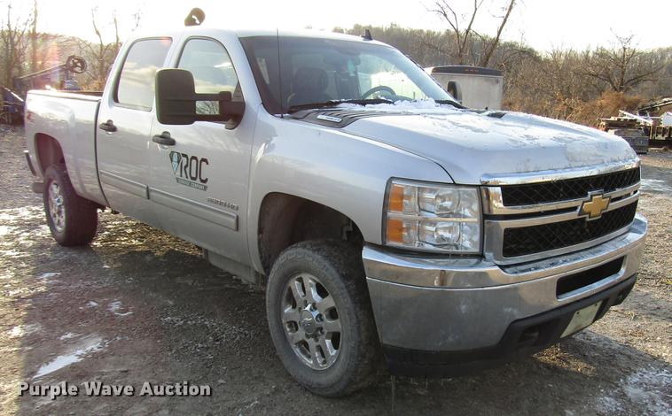 image for item DB6955 2011 Chevrolet Silverado 2500HD Crew Cab pickup truck