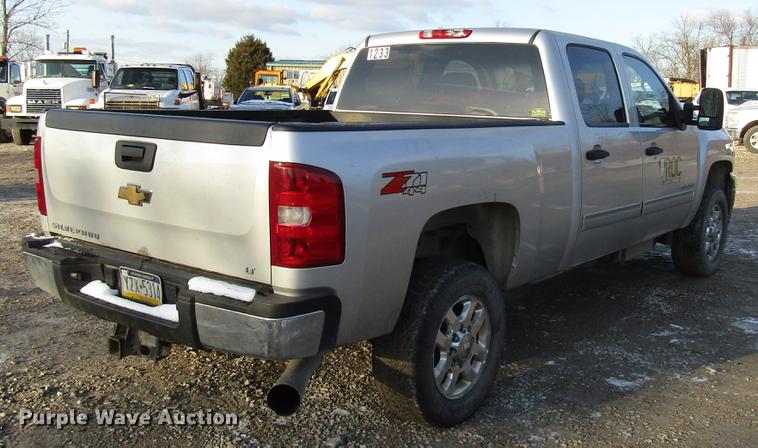 image for item DB6955 2011 Chevrolet Silverado 2500HD Crew Cab pickup truck