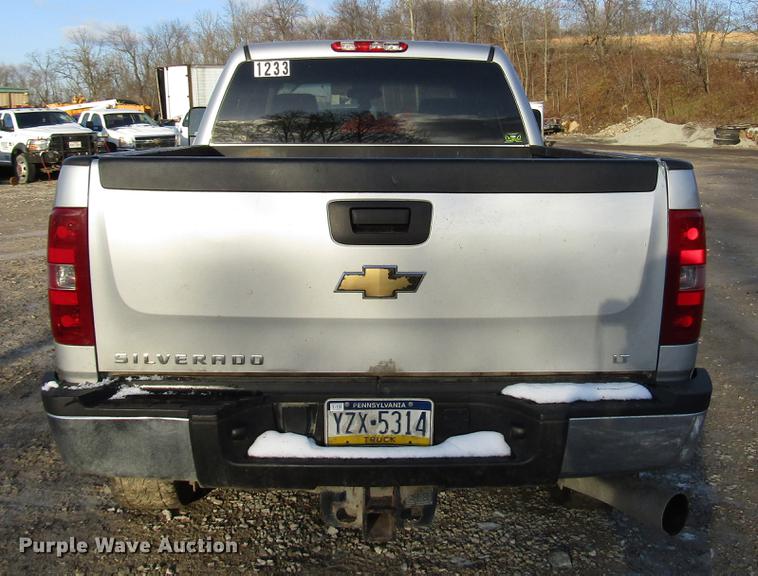 image for item DB6955 2011 Chevrolet Silverado 2500HD Crew Cab pickup truck