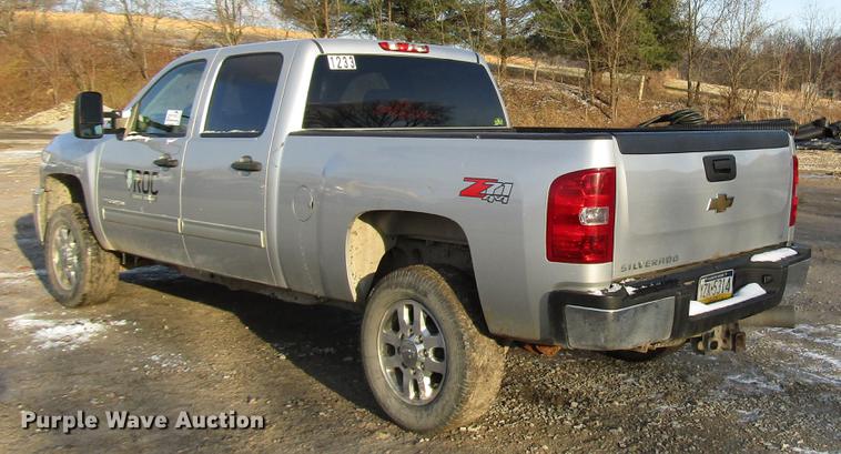 image for item DB6955 2011 Chevrolet Silverado 2500HD Crew Cab pickup truck