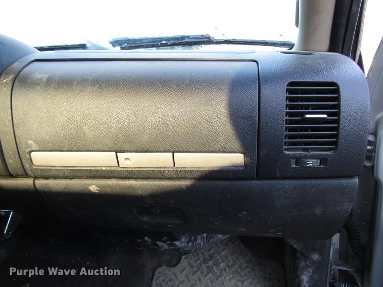 image for item DB6955 2011 Chevrolet Silverado 2500HD Crew Cab pickup truck