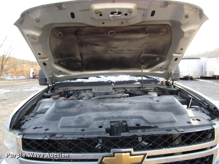 image for item DB6955 2011 Chevrolet Silverado 2500HD Crew Cab pickup truck