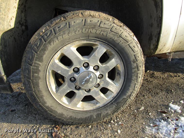 image for item DB6955 2011 Chevrolet Silverado 2500HD Crew Cab pickup truck