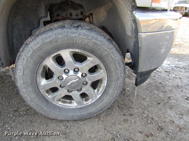 image for item DB6955 2011 Chevrolet Silverado 2500HD Crew Cab pickup truck