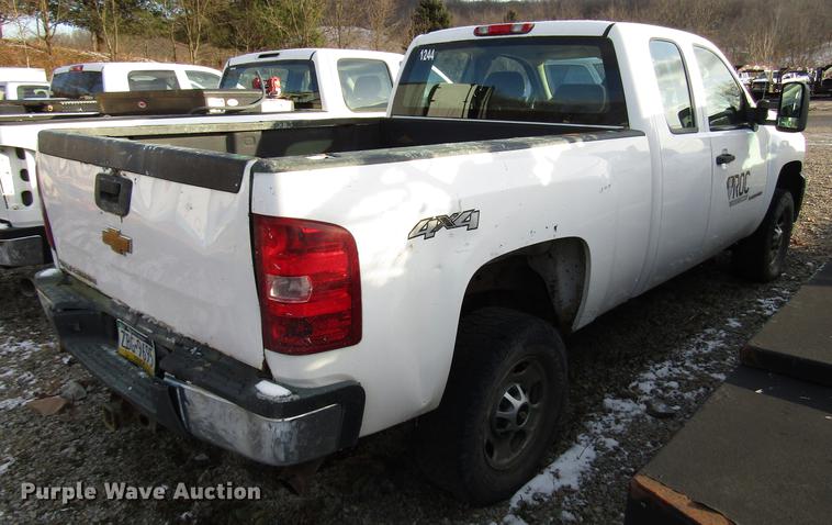image for item DB6956 2011 Chevrolet Silverado 2500HD Ext. Cab pickup truck