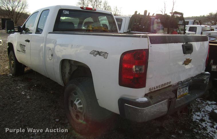 image for item DB6956 2011 Chevrolet Silverado 2500HD Ext. Cab pickup truck