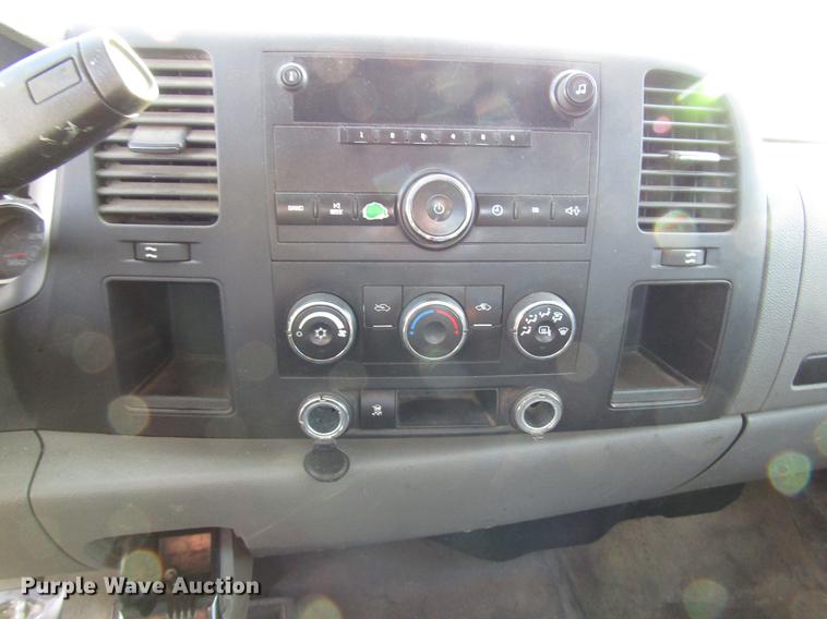 image for item DB6956 2011 Chevrolet Silverado 2500HD Ext. Cab pickup truck