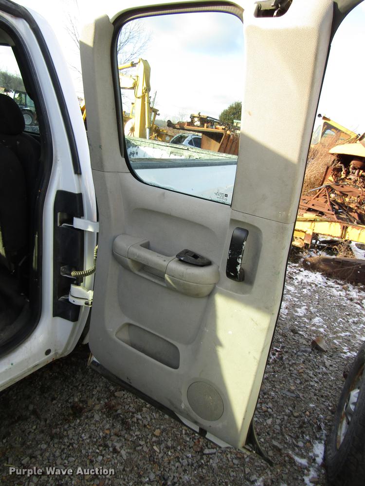 image for item DB6956 2011 Chevrolet Silverado 2500HD Ext. Cab pickup truck