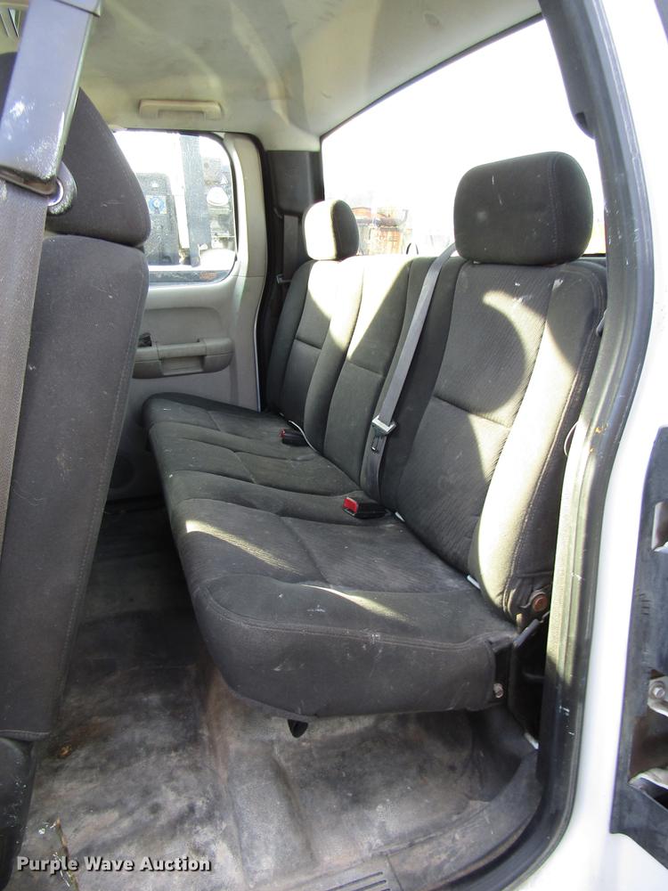 image for item DB6956 2011 Chevrolet Silverado 2500HD Ext. Cab pickup truck