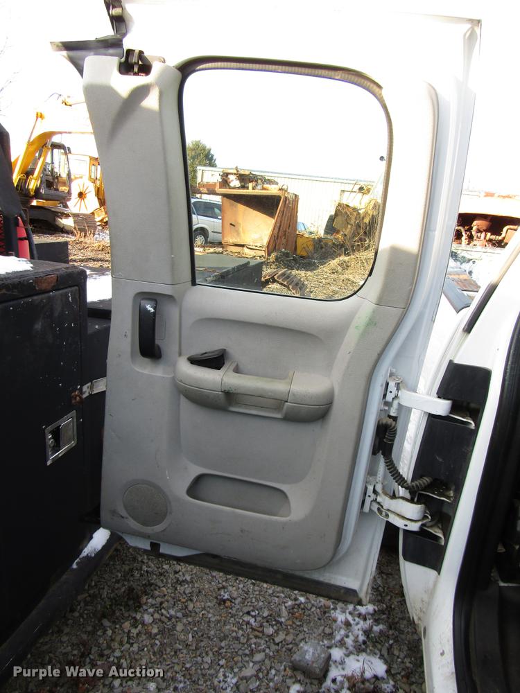 image for item DB6956 2011 Chevrolet Silverado 2500HD Ext. Cab pickup truck