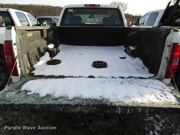 image for item DB6956 2011 Chevrolet Silverado 2500HD Ext. Cab pickup truck