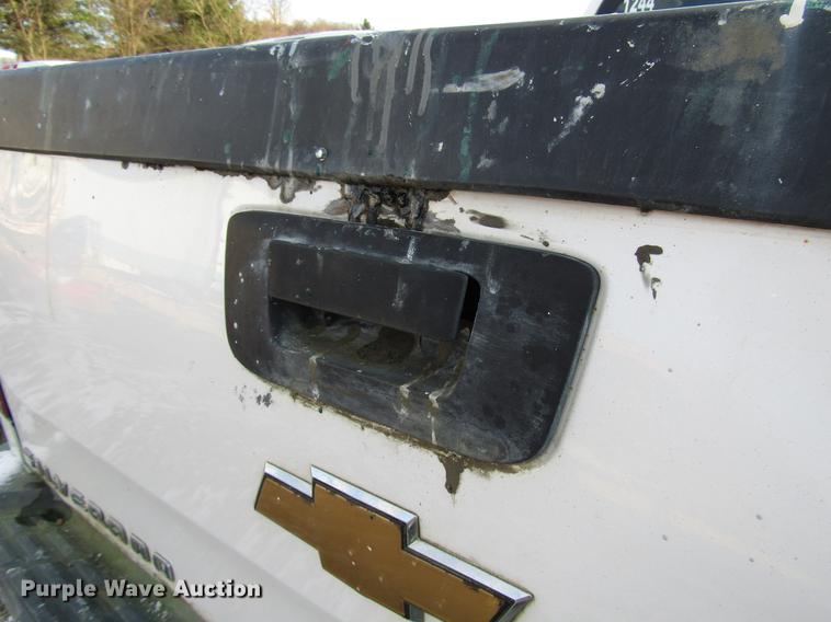 image for item DB6956 2011 Chevrolet Silverado 2500HD Ext. Cab pickup truck