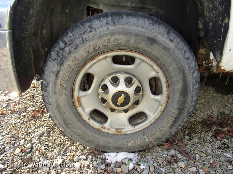 image for item DB6956 2011 Chevrolet Silverado 2500HD Ext. Cab pickup truck