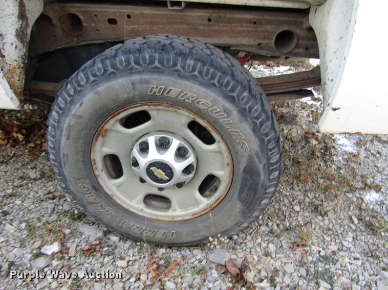 image for item DB6956 2011 Chevrolet Silverado 2500HD Ext. Cab pickup truck