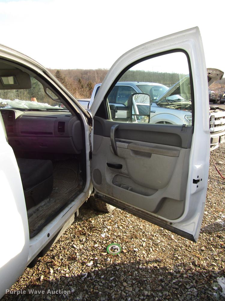 image for item DB6957 2012 Chevrolet Silverado 2500HD Crew Cab pickup truck