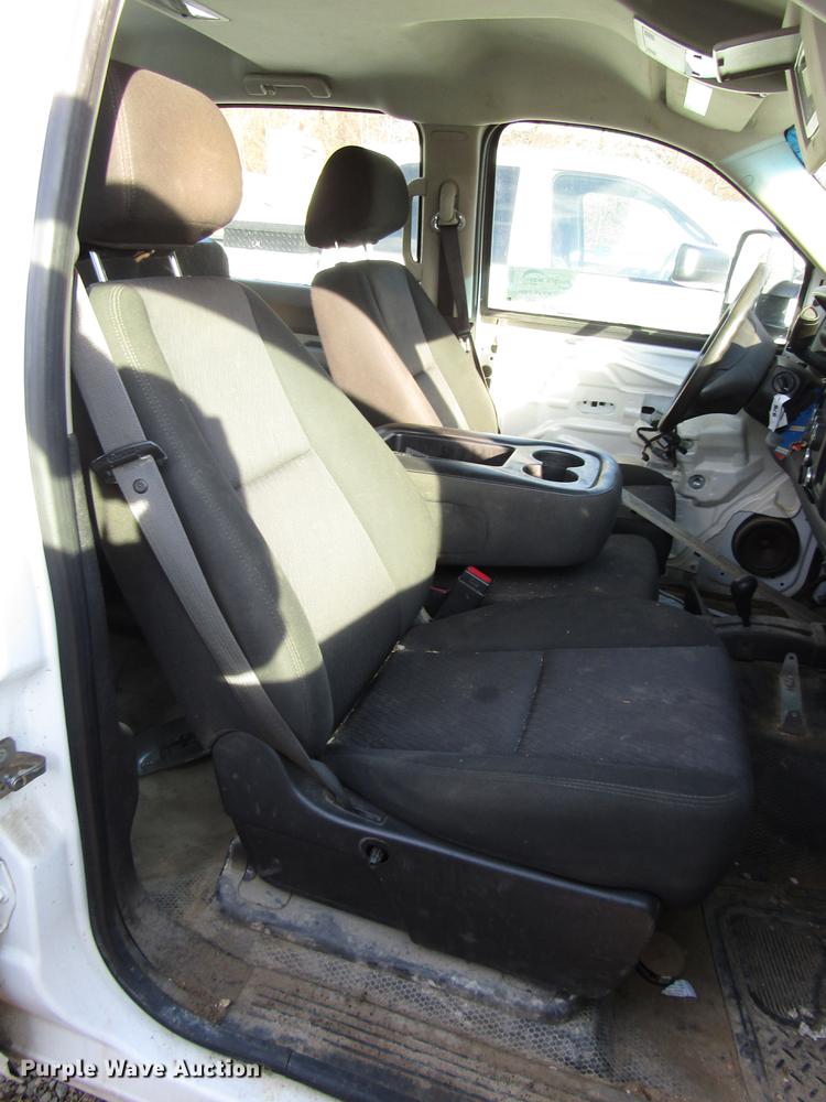 image for item DB6957 2012 Chevrolet Silverado 2500HD Crew Cab pickup truck