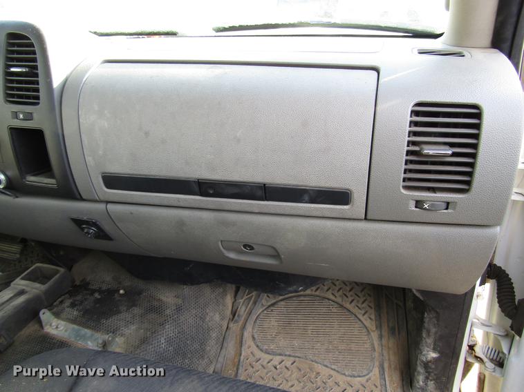 image for item DB6957 2012 Chevrolet Silverado 2500HD Crew Cab pickup truck