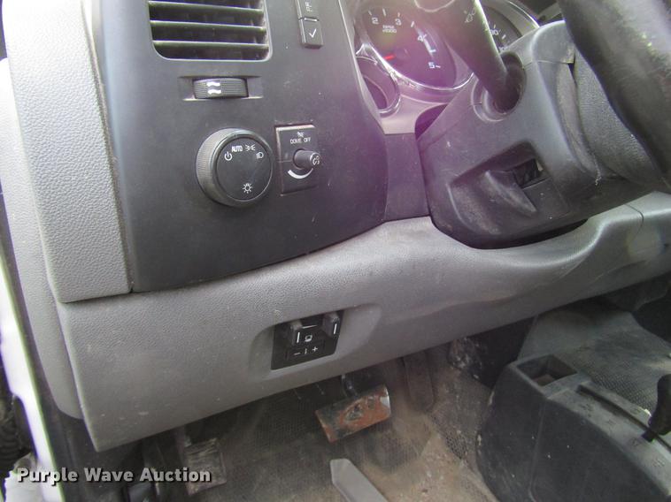 image for item DB6959 2014 GMC Sierra 2500HD Crew Cab pickup truck