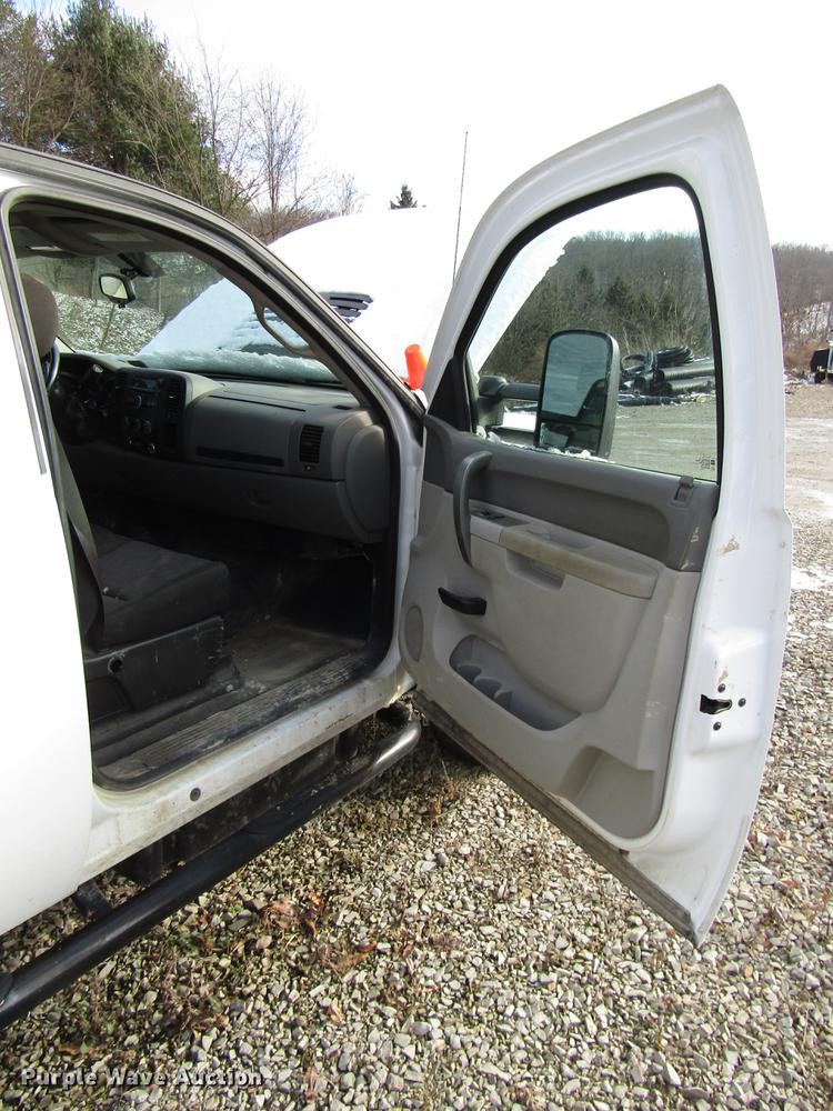 image for item DB6959 2014 GMC Sierra 2500HD Crew Cab pickup truck