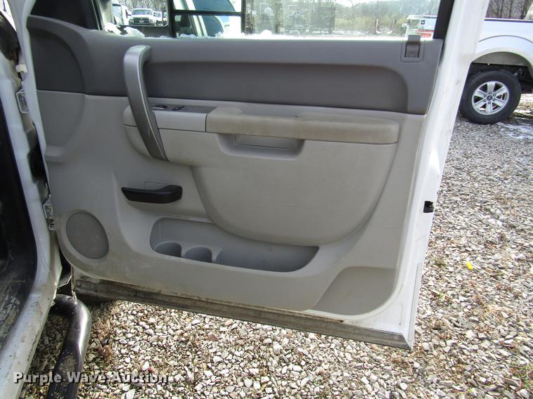 image for item DB6959 2014 GMC Sierra 2500HD Crew Cab pickup truck