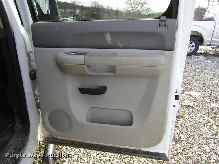 image for item DB6959 2014 GMC Sierra 2500HD Crew Cab pickup truck