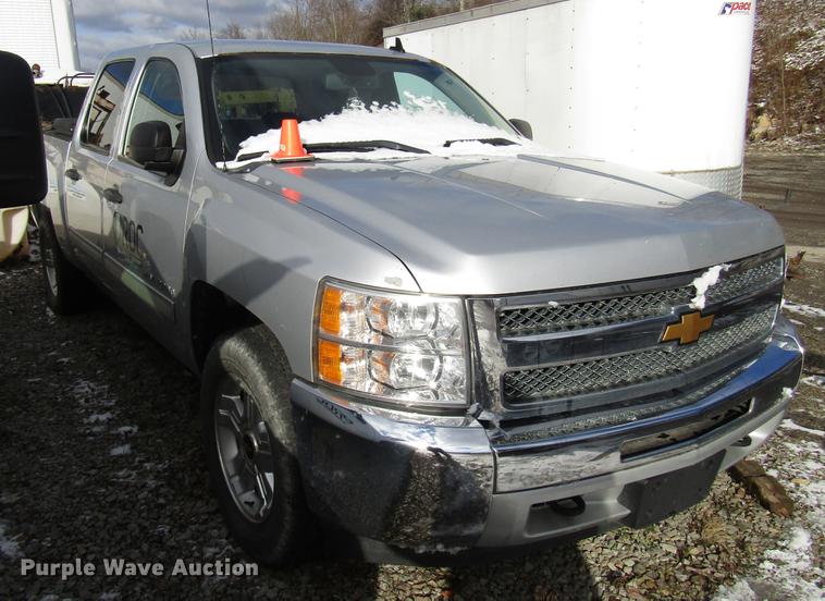 image for item DB6960 2013 Chevrolet Silverado 1500 Crew Cab pickup truck