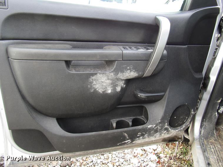 image for item DB6960 2013 Chevrolet Silverado 1500 Crew Cab pickup truck