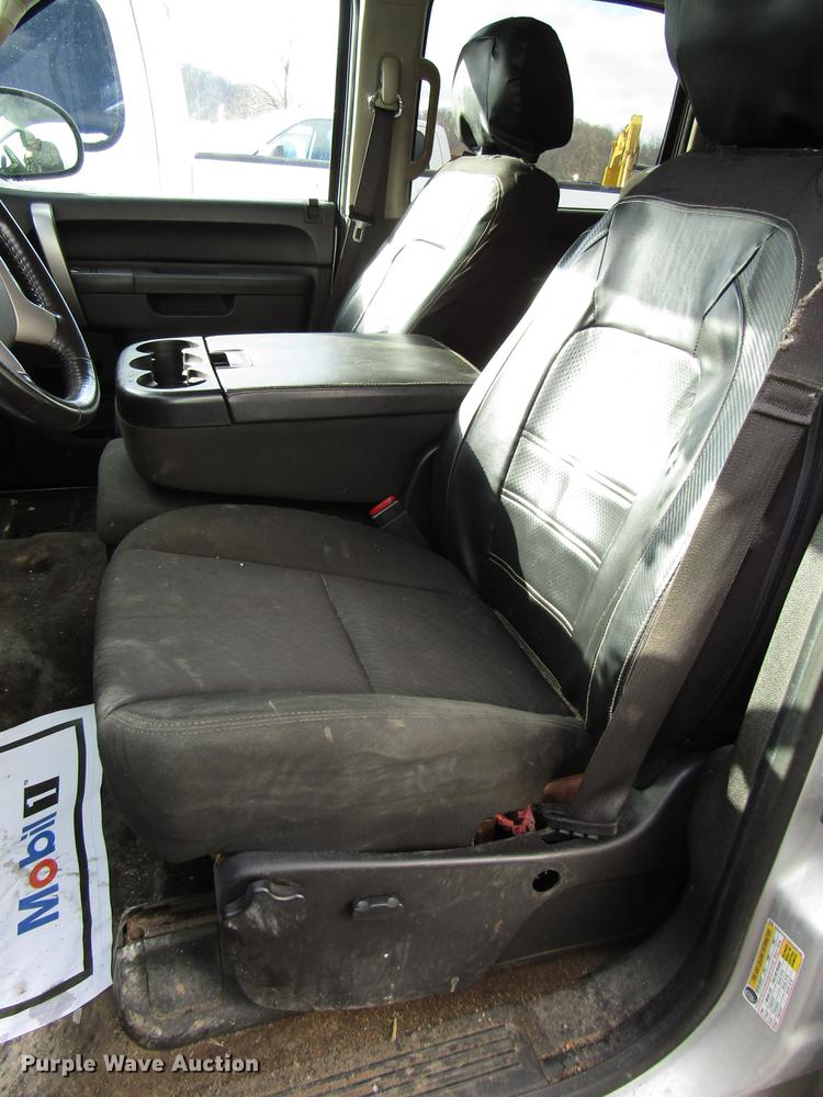 image for item DB6960 2013 Chevrolet Silverado 1500 Crew Cab pickup truck