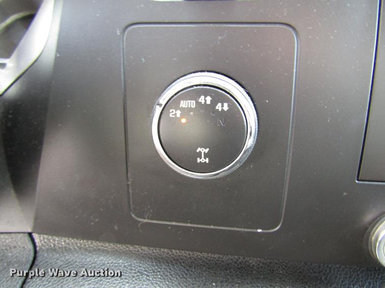 image for item DB6960 2013 Chevrolet Silverado 1500 Crew Cab pickup truck