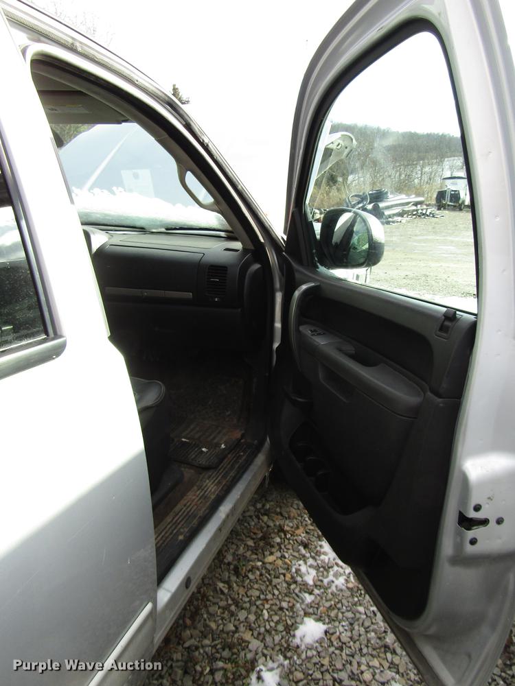 image for item DB6960 2013 Chevrolet Silverado 1500 Crew Cab pickup truck