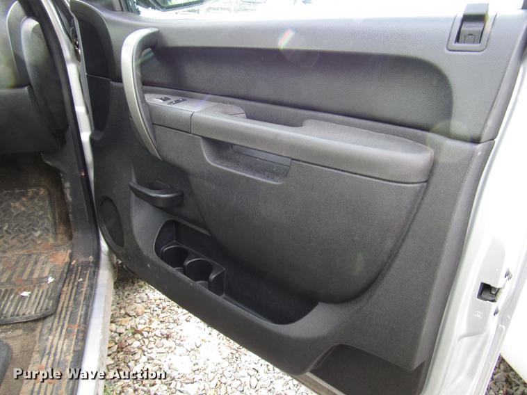 image for item DB6960 2013 Chevrolet Silverado 1500 Crew Cab pickup truck