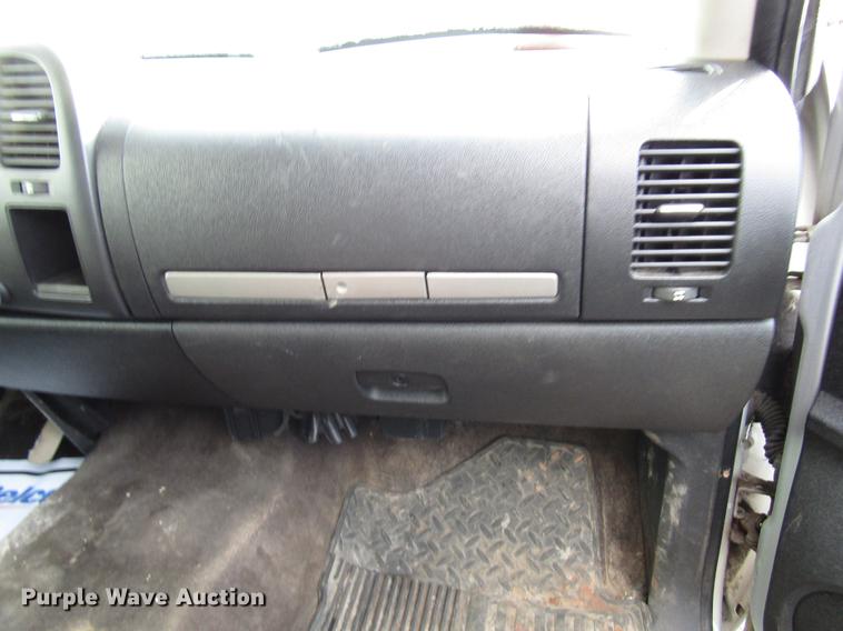 image for item DB6960 2013 Chevrolet Silverado 1500 Crew Cab pickup truck