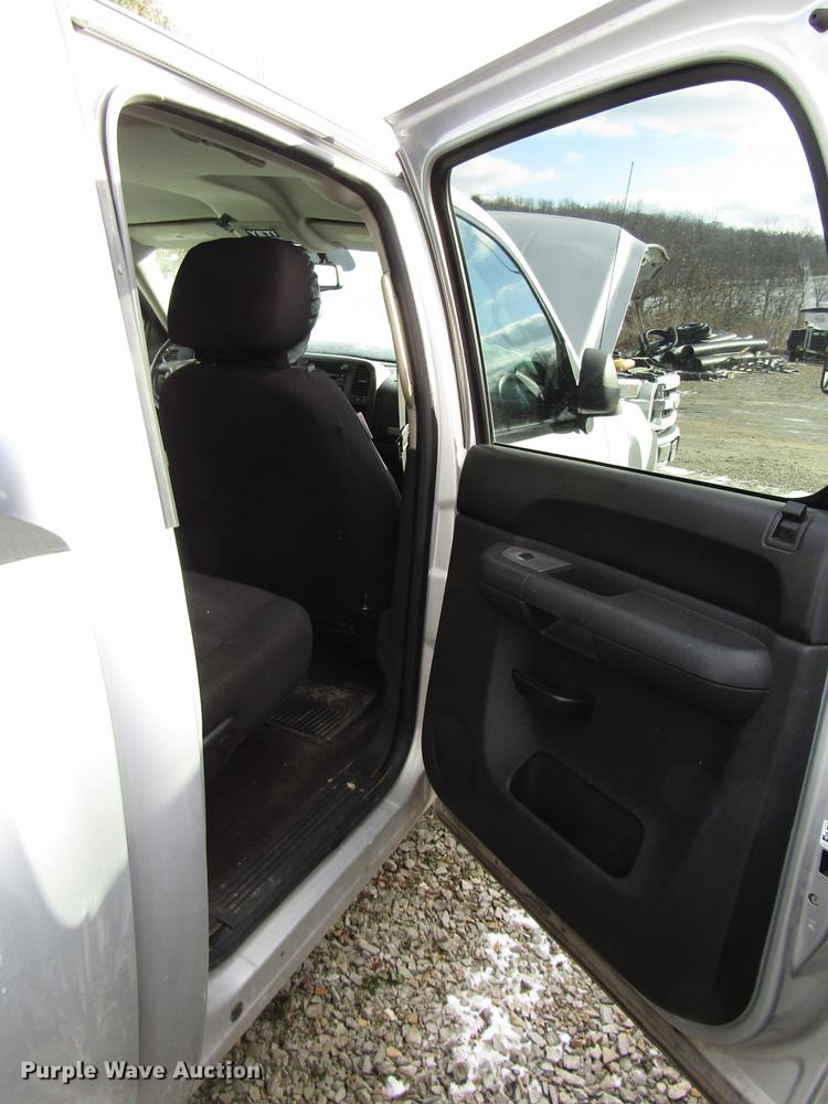 image for item DB6960 2013 Chevrolet Silverado 1500 Crew Cab pickup truck