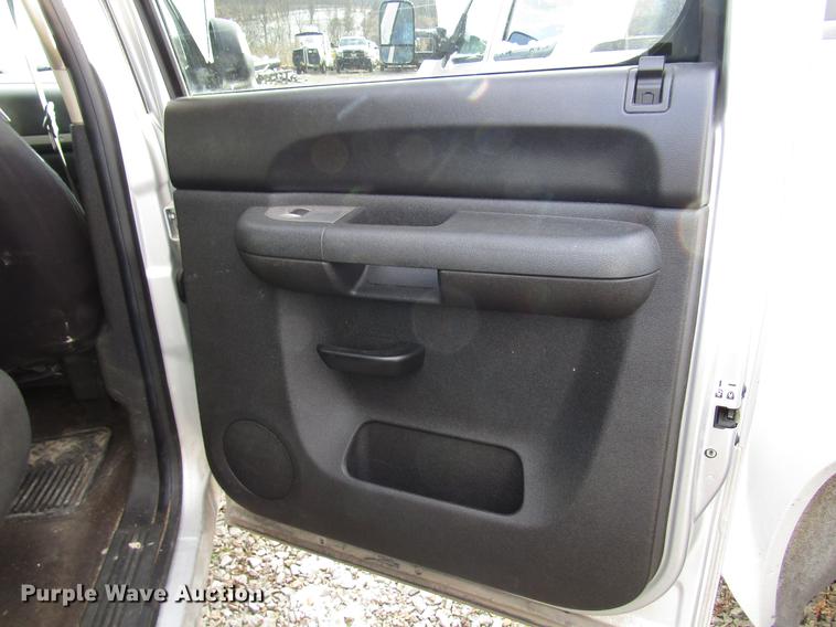 image for item DB6960 2013 Chevrolet Silverado 1500 Crew Cab pickup truck