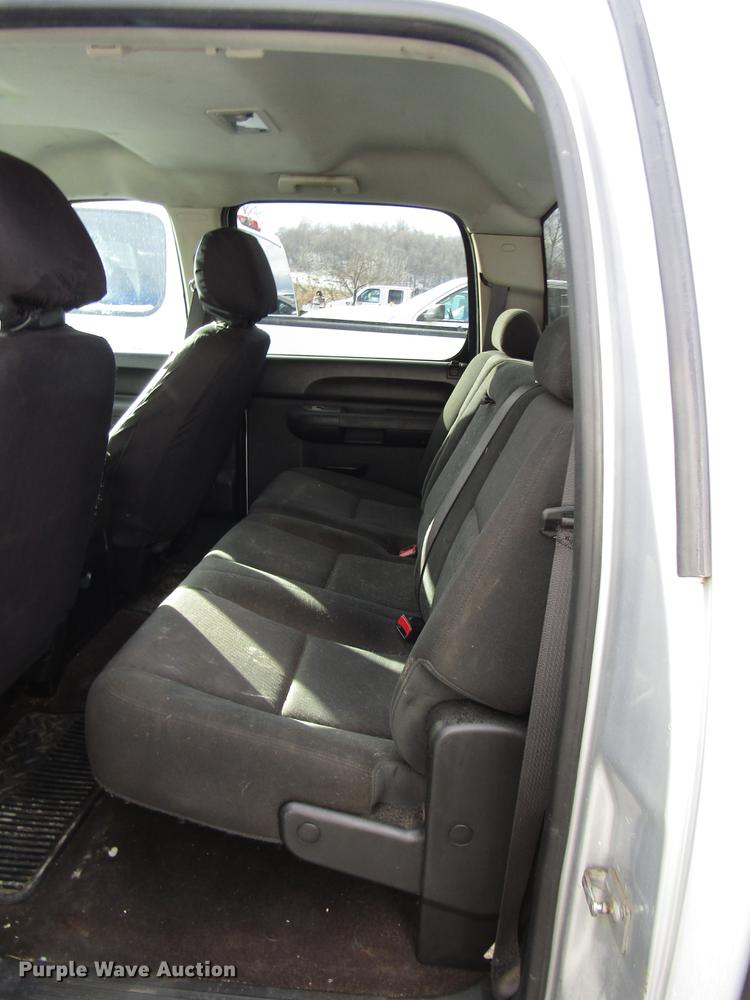 image for item DB6960 2013 Chevrolet Silverado 1500 Crew Cab pickup truck