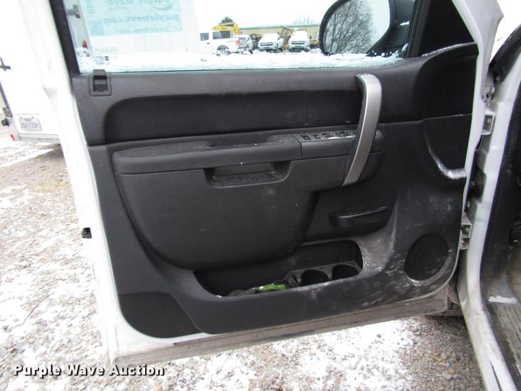 image for item DB6977 2013 Chevrolet Silverado 1500 Ext. Cab pickup truck