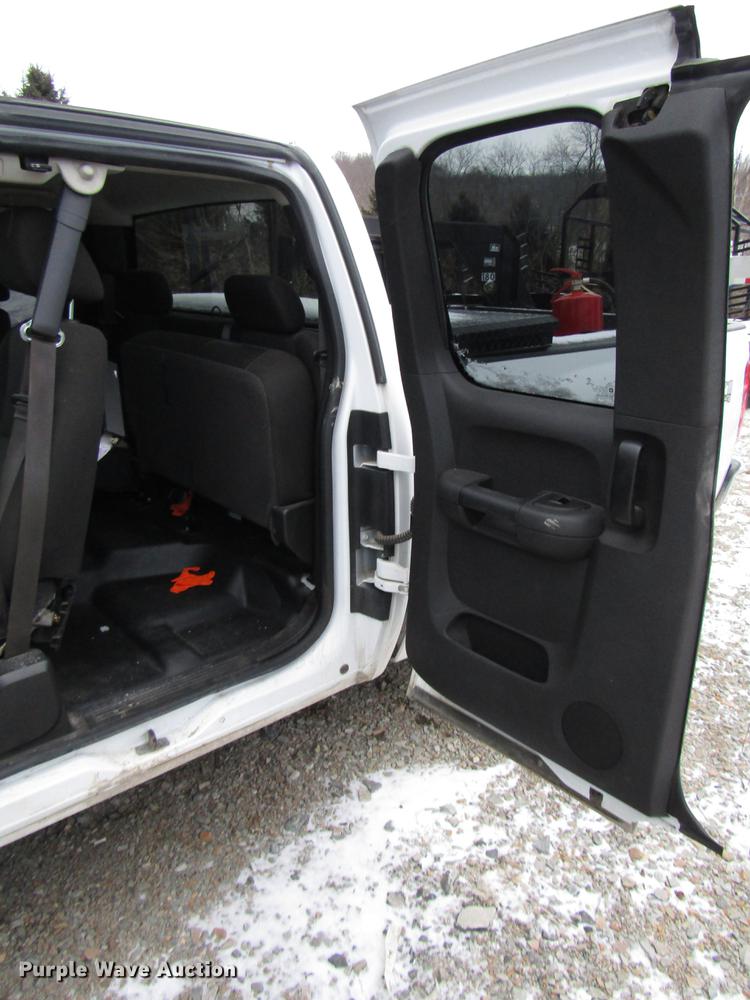 image for item DB6977 2013 Chevrolet Silverado 1500 Ext. Cab pickup truck