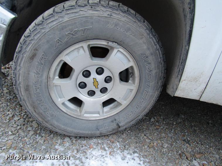 image for item DB6977 2013 Chevrolet Silverado 1500 Ext. Cab pickup truck