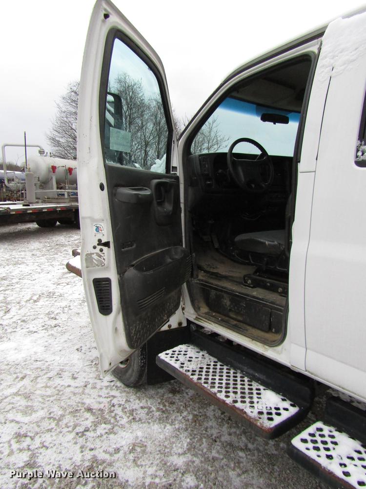 image for item DB6978 2008 Chevrolet C4500 flatbed truck